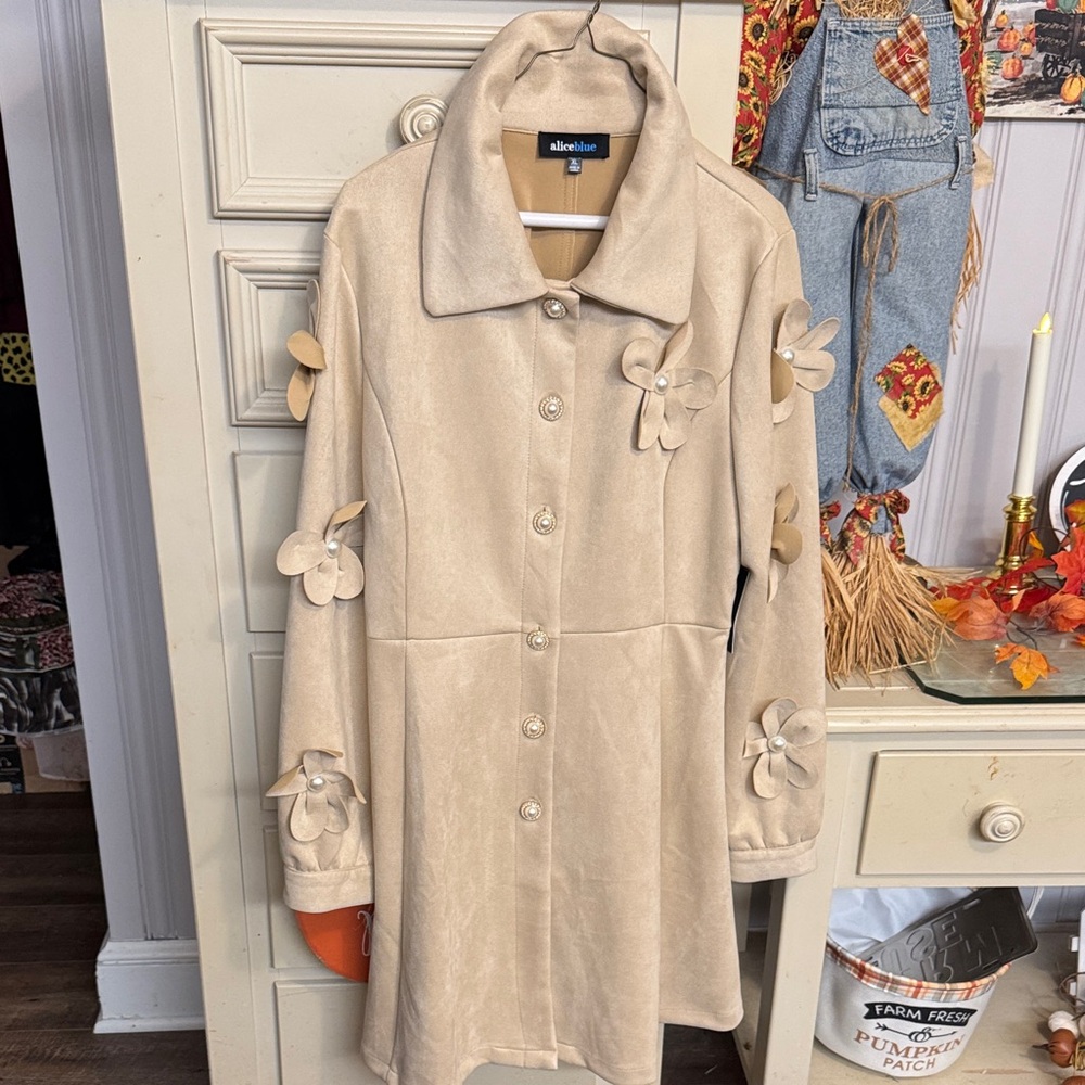 Alice Blue Cream Floral Appliqué Trench Coat